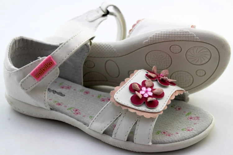 wojtylko-3312-bialy-sandalki-skora-3.JPG