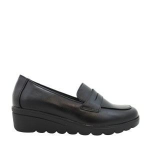 Wsuwane loafersy damskie na koturnie UrbanProject XYL2 czarne 